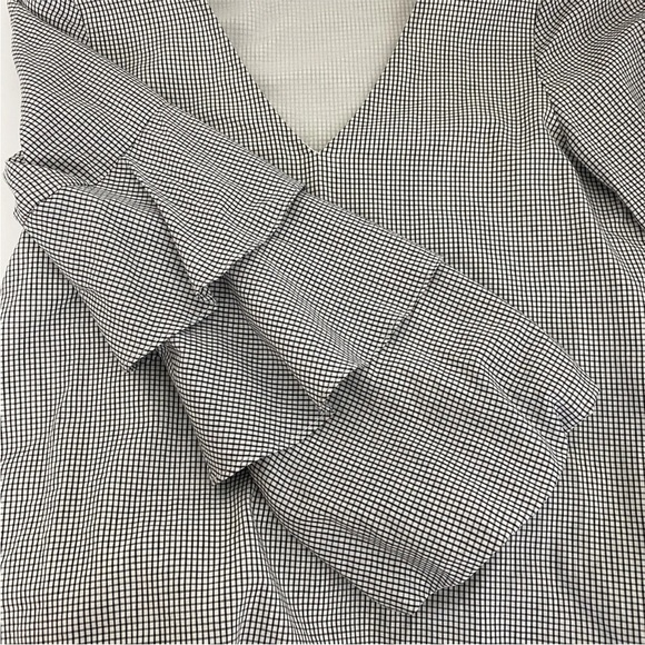 WAYF Micha Ruffle Sleeve Windowpane Top - Picture 9 of 11